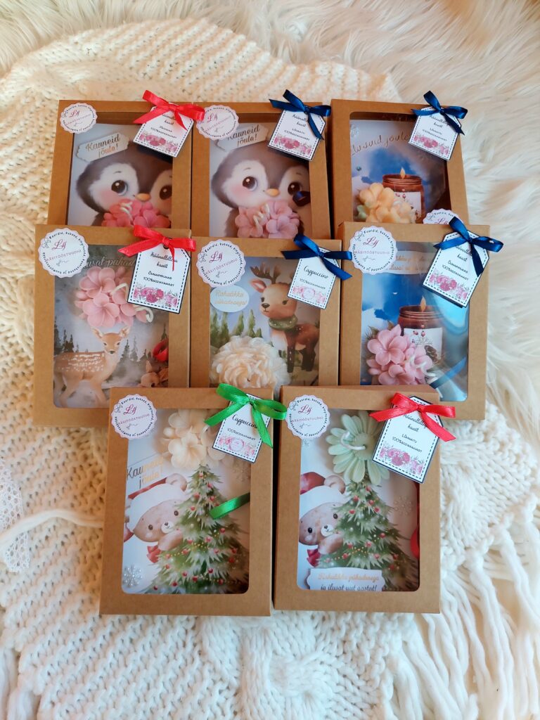 Küünallillega kaart kinkekarbis