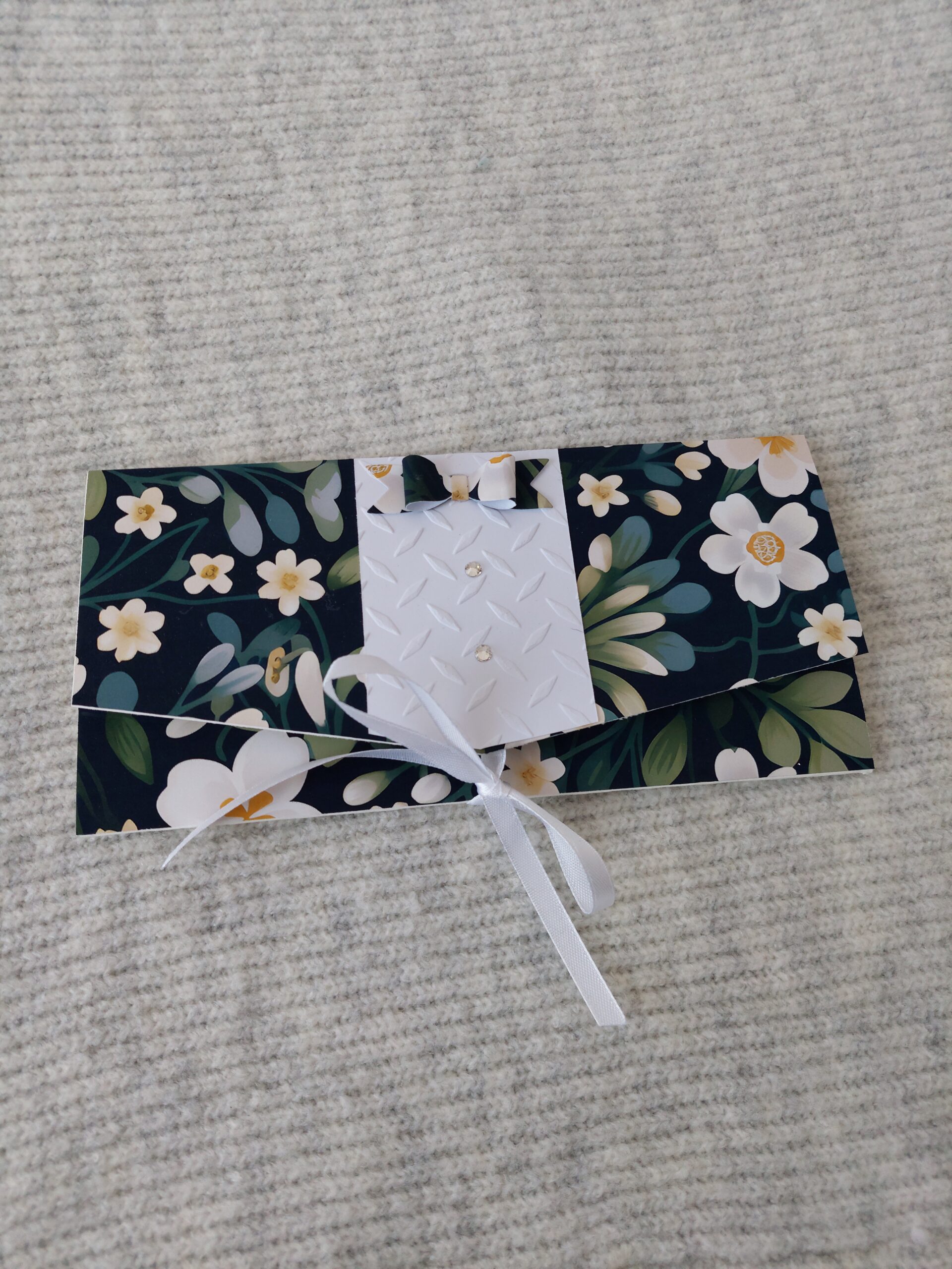 Õnnitluskaart "Lips"